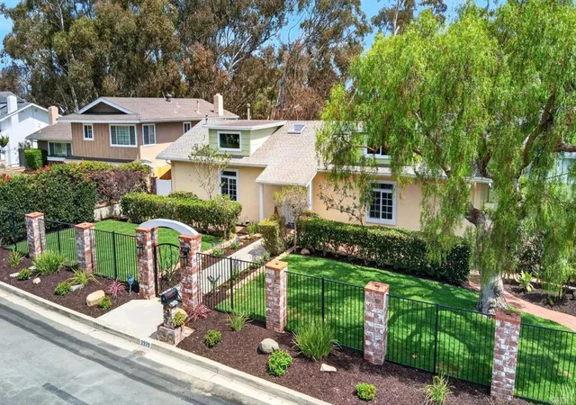 Photo 3 of Sale Pending at 2939 Mesa Dr, Oceanside, CA 92054 | MLS# NDP2608928 | Listing updated on 2026-10-06