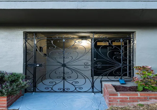 Photo 3 of Sale Pending at 1021 Goettingen St, San Francisco, CA 94134 | MLS# ML82062522 | Listing updated on 2026-10-07