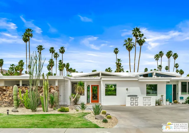 Listing Photo 4 - Condo for sale in building located at 344 E Avenida Granada, Palm Springs, CA 92264