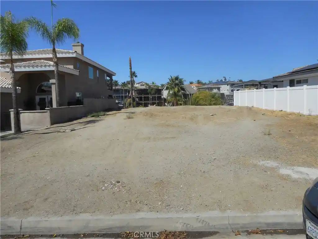 Photo 1 of Sale Pending at 7 Swan Point, Canyon Lake, CA 92587 | MLS# IV26208792 | Listing updated on 2026-10-17