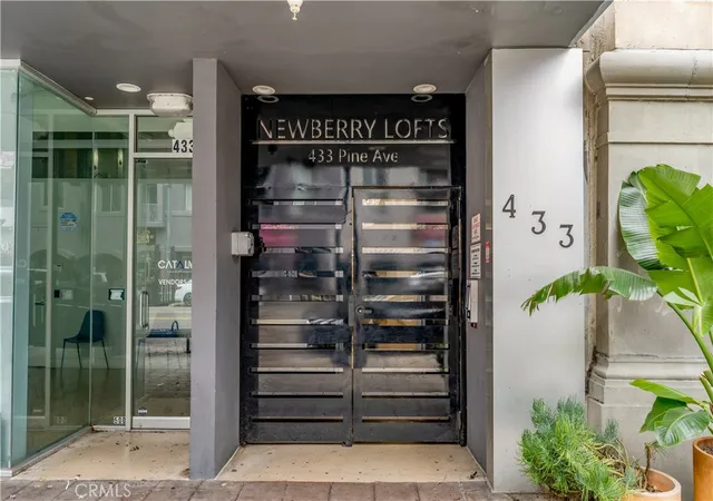Photo 2 of Condo for sale at 433 Pine Ave #100, Long Beach, CA 90802 | MLS# PW26207238 | Listing updated on 2026-10-07