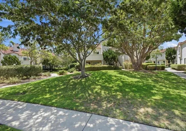 Listing Photo 4 - Condo for sale in building located at 730 Breeze Hl Rd, Vista, CA 92081 - Unit #230