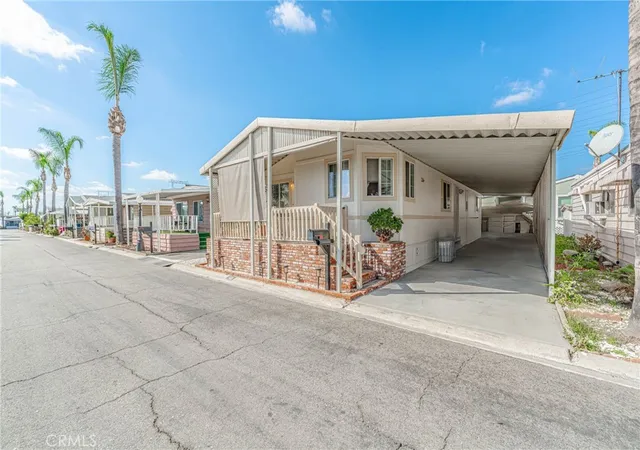 Photo 1 of Manufactured home for sale at 10001 W Frontage #113, South Gate, CA 90280 | MLS# DW26209019 | Listing updated on 2026-09-30