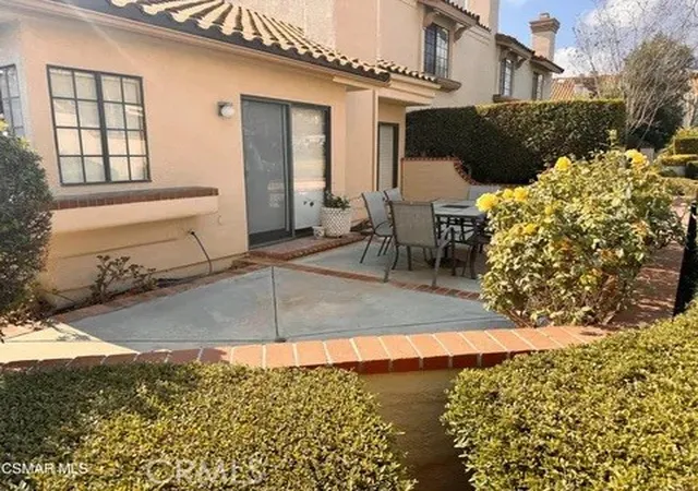 Photo 2 of Townhouse for sale at 240 Country Clb, Simi Valley, CA 93065 | MLS# SR26208945 | Listing updated on 2026-09-26