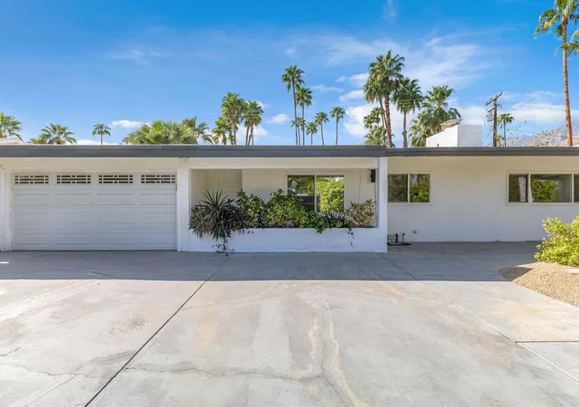 Photo 3 of Single family home for sale at 1075 E Sunny Dunes Rd, Palm Springs, CA 92264 | MLS# 219153187DA | Listing updated on 2026-10-09