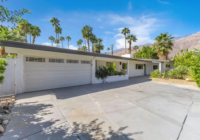 Photo 3 of Single family home for sale at 1075 E Sunny Dunes Rd, Palm Springs, CA 92264 | MLS# 219153187DA | Listing updated on 2026-10-09