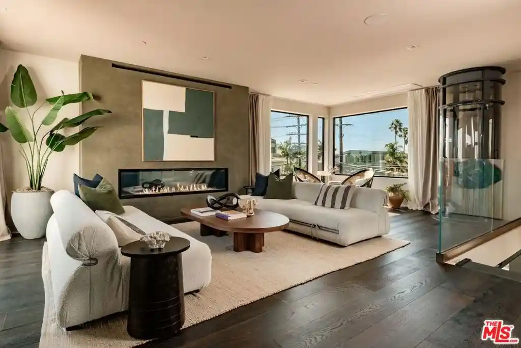 Photo 1 of Single family home for sale at 1208 Palms Blvd, Venice, CA 90291 | MLS# 26891149 | Listing updated on 2026-10-15