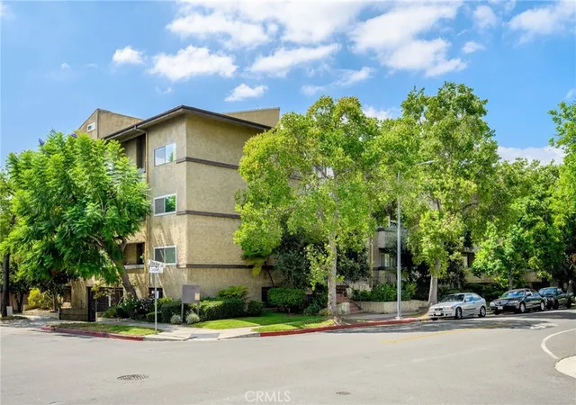 Photo 1 of Condo for sale at 320 E Stocker #107, Glendale, CA 91207 | MLS# GD26208999 | Listing updated on 2026-10-11