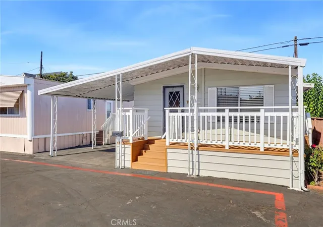 Manufactured home for sale at 2060 Newport Blvd #21, Costa Mesa, CA 92627 | MLS# OC26208459