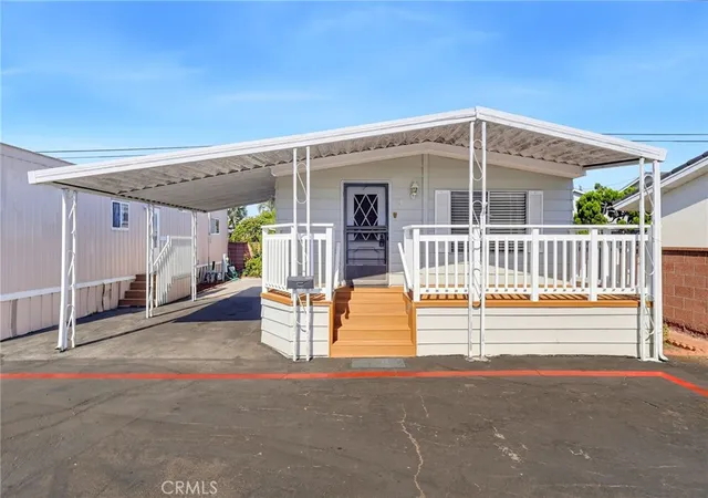 Photo 2 of Manufactured home for sale at 2060 Newport Blvd #21, Costa Mesa, CA 92627 | MLS# OC26208459 | Listing updated on 2026-09-26