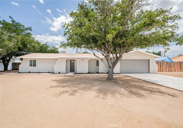 Single family home for sale at 13913 Cronese Rd, Apple Valley, CA 92307 | MLS# HD26208997