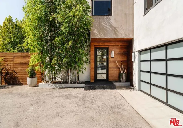 Photo 2 of Single family home for sale at 1287 Rimmer Ave, Pacific Palisades, CA 90272 | MLS# 26991973 | Listing updated on 2026-10-06