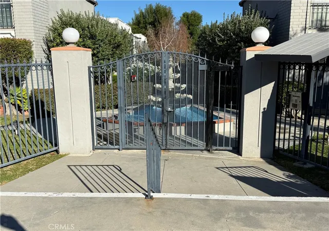 Photo 2 of Sale Pending at 22049 Oxnard, Woodland Hills, CA 91367 | MLS# SR26209164 | Listing updated on 2026-10-02