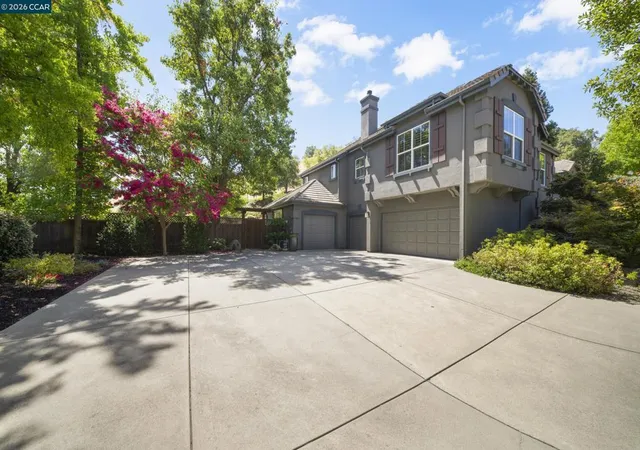 Photo 3 of Single family home for sale at 115 Byerley Ct, Alamo, CA 94507 | MLS# 41149346 | Listing updated on 2026-10-01