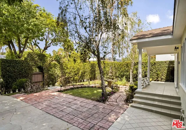 Photo 3 of Single family home for sale at 720 N Ogden Dr, Los Angeles, CA 90046 | MLS# 26991163 | Listing updated on 2026-10-09