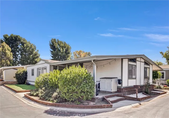 Photo 3 of Manufactured home for sale at 1919 W Coronet Ave #212, Anaheim, CA 92801 | MLS# PW26209006 | Listing updated on 2026-10-01