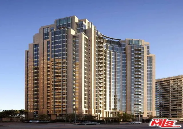 Condo for sale at 10776 Wilshire Blvd #403, Los Angeles, CA 90024 | MLS# 26992683