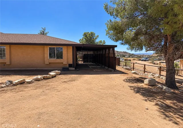 Photo 2 of Single family home for sale at 25095 Via Vista, Apple Valley, CA 92307 | MLS# BB26208438 | Listing updated on 2026-09-26