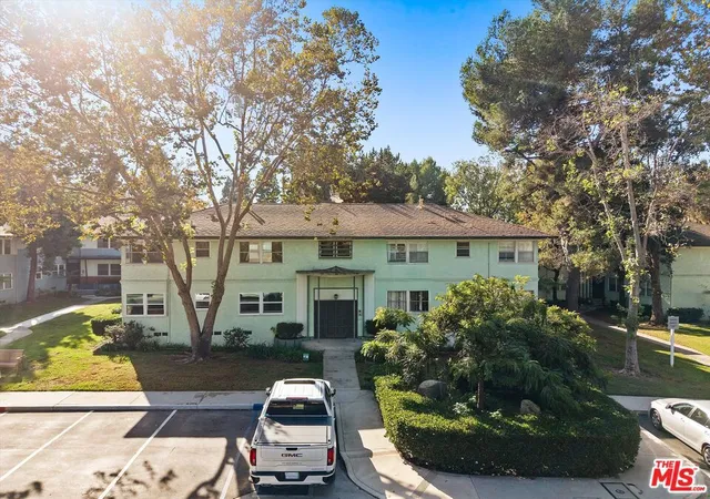 Photo 3 of Condo for sale at 5829 Bowcroft St #4, Los Angeles, CA 90016 | MLS# 26992763 | Listing updated on 2026-10-02