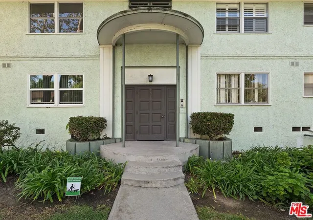 Photo 4 of Condo for sale at 5829 Bowcroft St #4, Los Angeles, CA 90016 | MLS# 26992763 | Listing updated on 2026-10-02