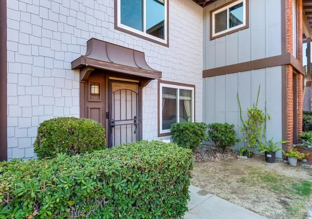 Townhouse for sale at 310 Sun Ct, El Cajon, CA 92021 | MLS# 260023412SD