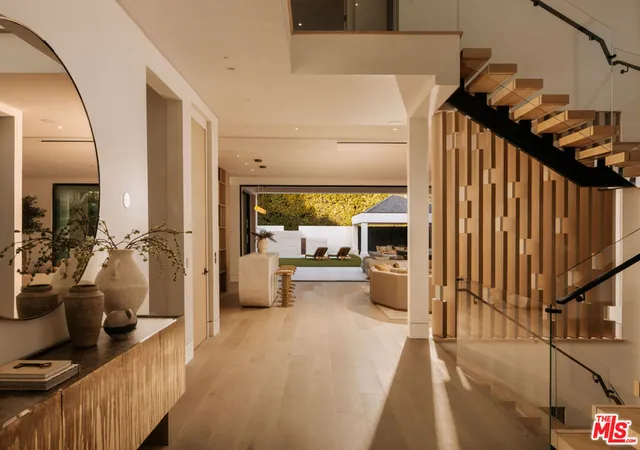 Photo 3 of Mansion for sale at 716 N Bedford Dr, Beverly Hills, CA 90210 | MLS# 26992217 | Listing updated on 2026-10-04