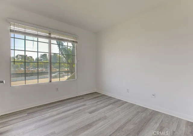 Photo 3 of Condo for sale at 5515 Canoga Ave #105, Woodland Hills, CA 91367 | MLS# SR26209224 | Listing updated on 2026-09-25