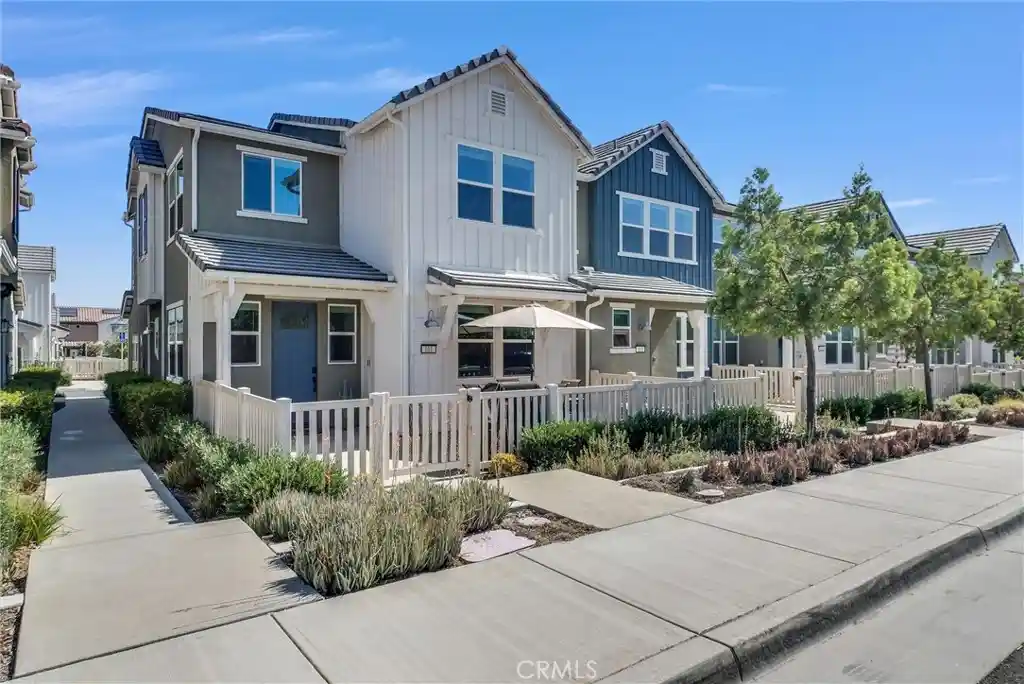 Condo for sale at 3948 Lavine Way #101, Corona, CA 92883 | MLS# OC26207318