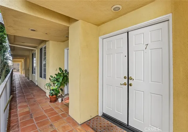 Photo 3 of Townhouse for sale at 3119 S Durango #7, Los Angeles, CA 90034 | MLS# AR26209386 | Listing updated on 2026-10-11