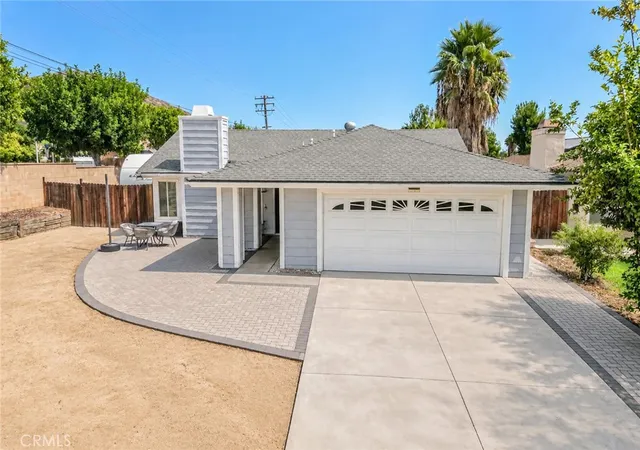 Photo 1 of Single family home for sale at 198 N Pennsylvania St, Lake Elsinore, CA 92530 | MLS# IV26209366 | Listing updated on 2026-10-03