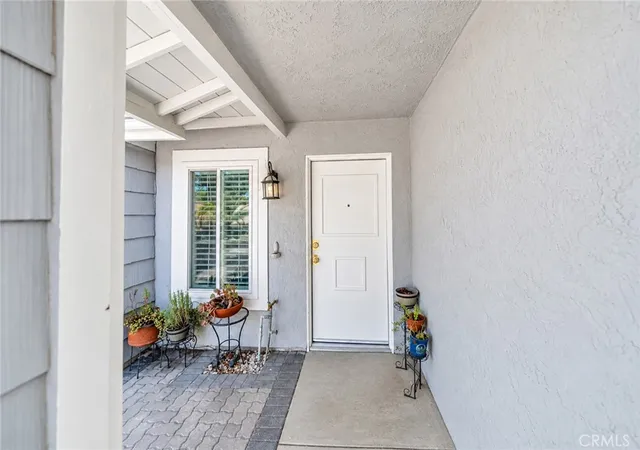 Photo 2 of Single family home for sale at 198 N Pennsylvania St, Lake Elsinore, CA 92530 | MLS# IV26209366 | Listing updated on 2026-10-03
