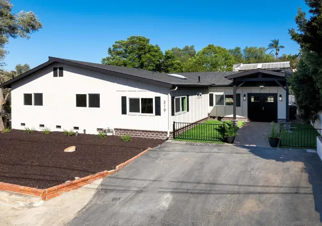 Photo 2 of Single family home for sale at 210 S Orange Ave, Fallbrook, CA 92028 | MLS# 260023420SD | Listing updated on 2026-10-02