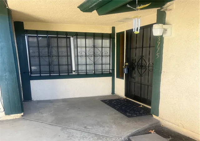 Listing Photo 4 - Condo for sale in building located at 3775 Oxford, San Bernardino, CA 92404