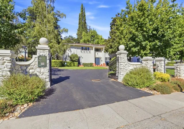 Photo 2 of Condo for sale at 600 Pennsylvania Ave #5, Los Gatos, CA 95030 | MLS# ML82062596 | Listing updated on 2026-10-12