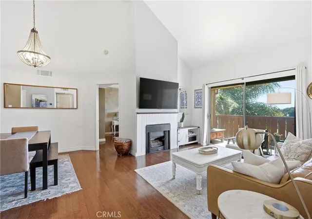 Photo 2 of Condo for sale at 384 Redondo Ave #401, Long Beach, CA 90814 | MLS# PW26208395 | Listing updated on 2026-09-27