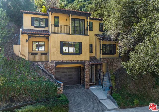 Photo 1 of Single family home for sale at 2566 E Chevy Chase Dr, Glendale, CA 91206 | MLS# 26991377 | Listing updated on 2026-10-07