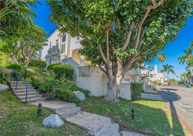Photo 2 of Townhouse for sale at 6473 Zuma View #134, Malibu, CA 90265 | MLS# SR26203850 | Listing updated on 2026-10-04