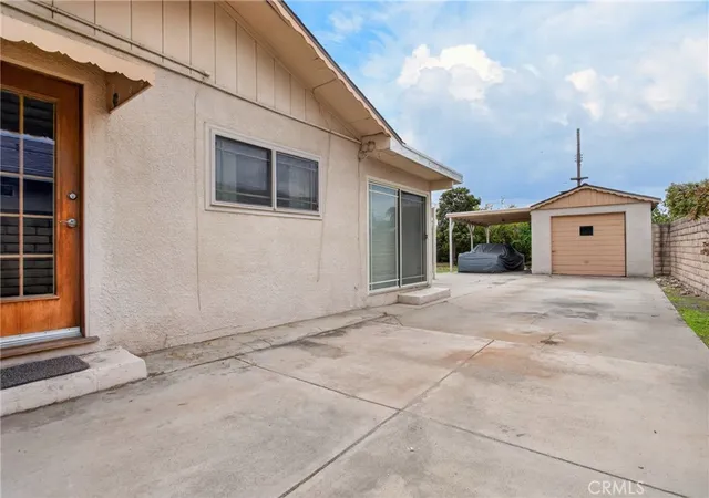 Photo 3 of Sale Pending at 10646 Nettleton St, Sun Valley, CA 91352 | MLS# SR26197527 | Listing updated on 2026-10-01