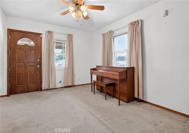 Photo 4 of Sale Pending at 10646 Nettleton St, Sun Valley, CA 91352 | MLS# SR26197527 | Listing updated on 2026-10-01