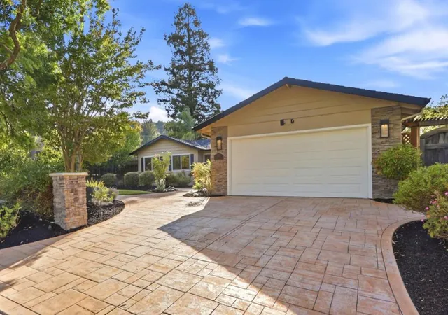 Photo 4 of Sale Pending at 227 Belgatos Rd, Los Gatos, CA 95032 | MLS# ML82062621 | Listing updated on 2026-10-02