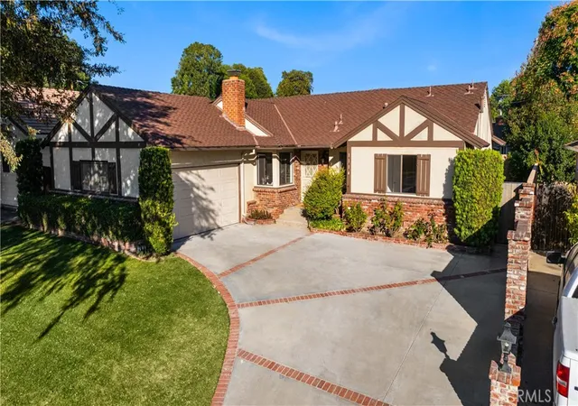 Photo 3 of Single family home for sale at 1114 N Acacia Ave, Fullerton, CA 92831 | MLS# OC26209531 | Listing updated on 2026-10-03