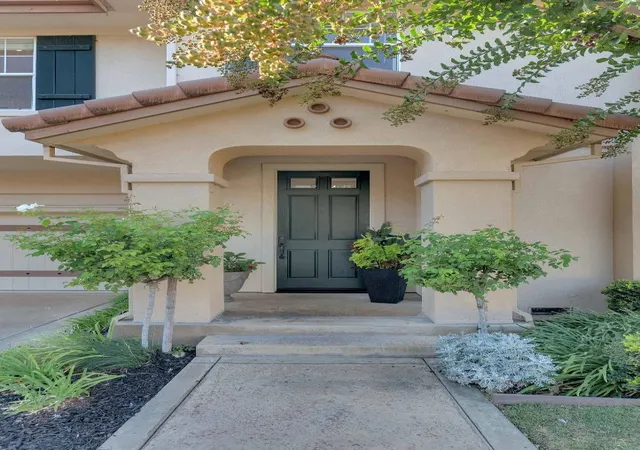 Photo 3 of Sale Pending at 185 Terreno De Flores Cir, Los Gatos, CA 95032 | MLS# ML82062624 | Listing updated on 2026-10-11