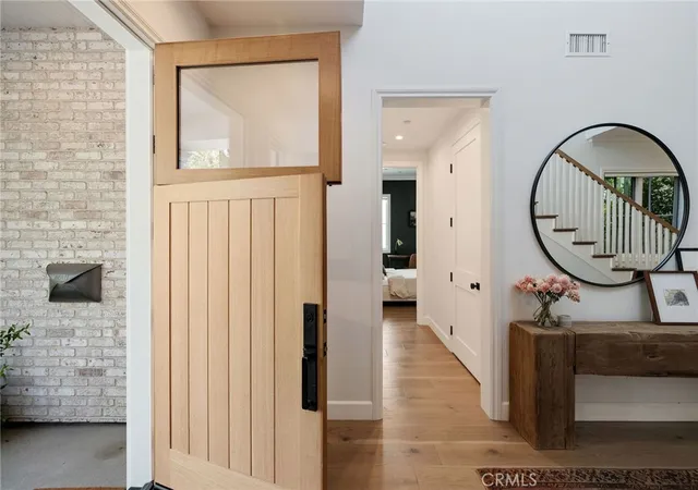 Photo 3 of Single family home for sale at 2517 Elm Ave, Manhattan Beach, CA 90266 | MLS# SB26209040 | Listing updated on 2026-10-09