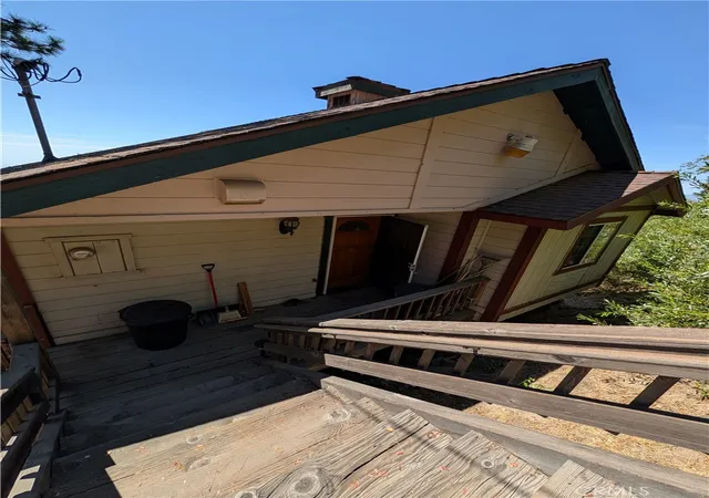 Photo 2 of Single family home for sale at 31487 Old City Crk, Running Springs, CA 92382 | MLS# CV26209543 | Listing updated on 2026-10-02