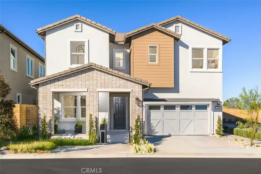 Listing Photo 1 - Condo for sale in 212 Briar Moon located at 212 Briar Moon, Irvine, CA 92618 - Unit 212 Briar Moon