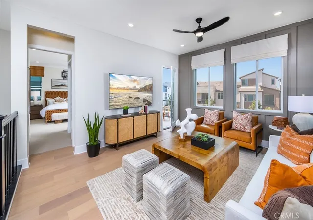 Listing Photo 4 - Condo for sale in building located at 212 Briar Moon, Irvine, CA 92618