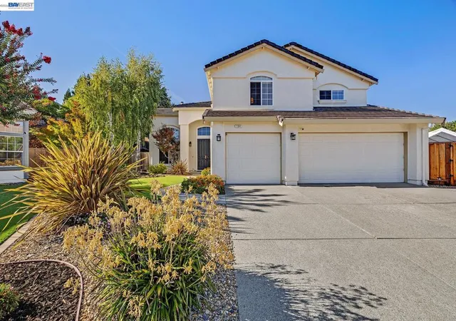 Photo 2 of Single family home for sale at 104 Wildflower Valley Ct, San Ramon, CA 94582 | MLS# 41149394 | Listing updated on 2026-10-07