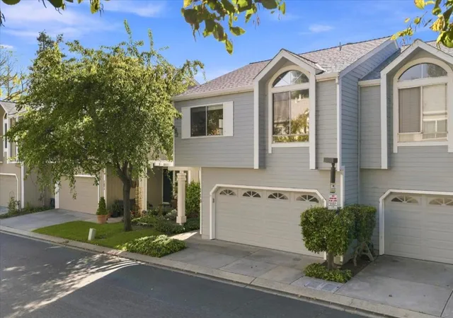 Photo 2 of Townhouse for sale at 119 Stoney Crk Rd, Santa Cruz, CA 95060 | MLS# ML82062633 | Listing updated on 2026-10-12