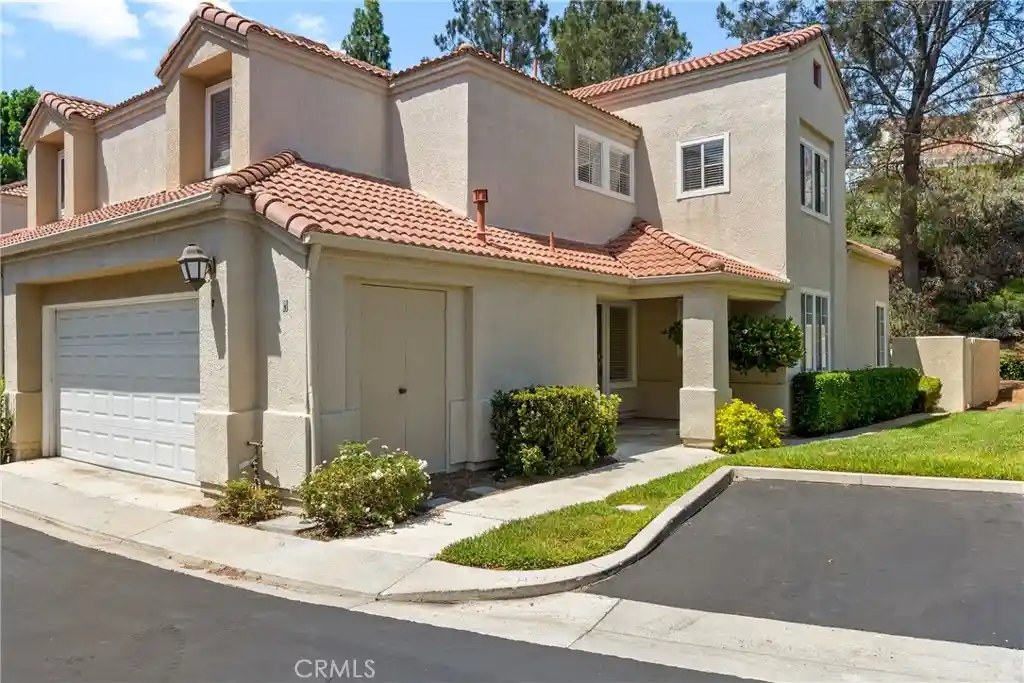 Townhouse for sale at 7 Medici, Aliso Viejo, CA 92656 | MLS# OC26209345