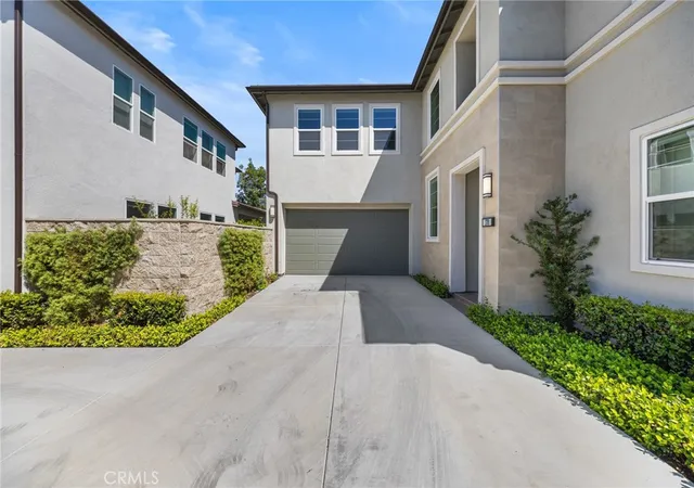 Photo 2 of Single family home for sale at 370 Brackens, Lake Forest, CA 92630 | MLS# OC26209101 | Listing updated on 2026-10-10